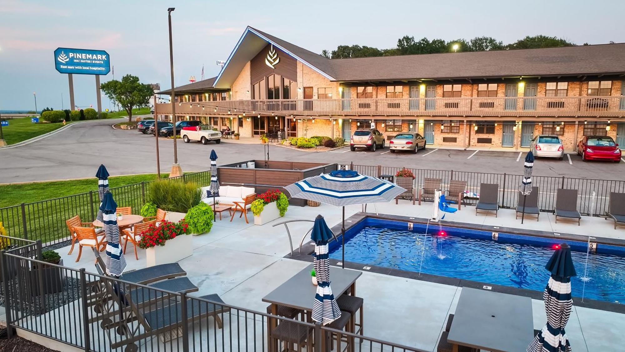 Pinemark Inn Suites Events Saint Clair Exterior photo