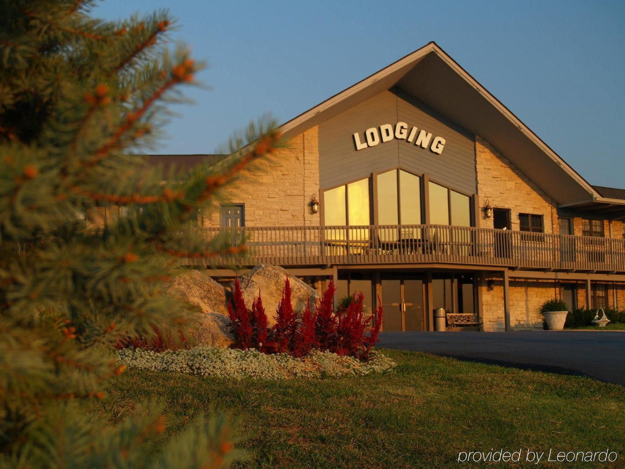 Pinemark Inn Suites Events Saint Clair Exterior photo